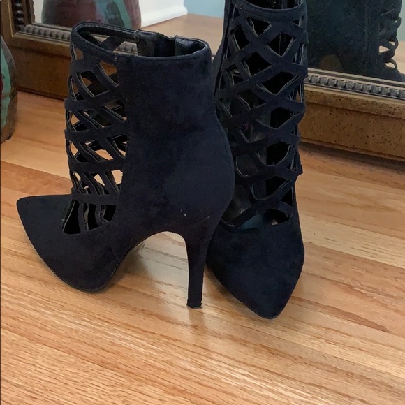 Cleopatra Shoes - Cleopatra Black Suede Heel, size 6.5, side zipper
